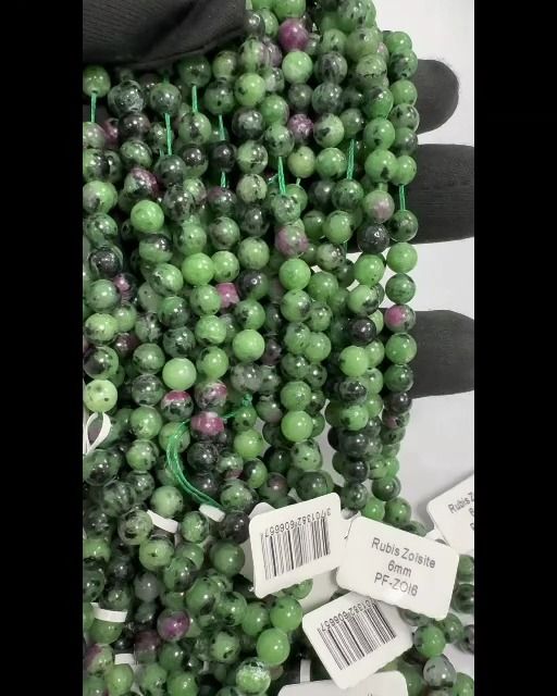 Rubis Zoisite A 6mm pearls on string