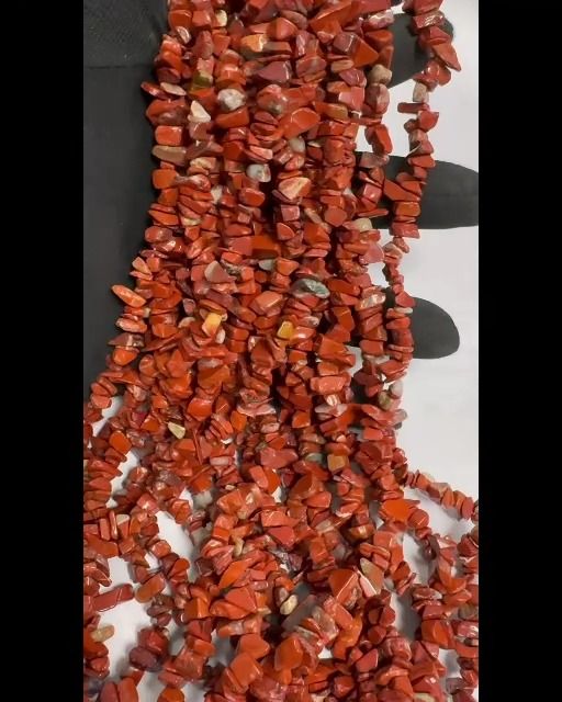 Red Jasper A chips 5-8mm on a 80cm thread